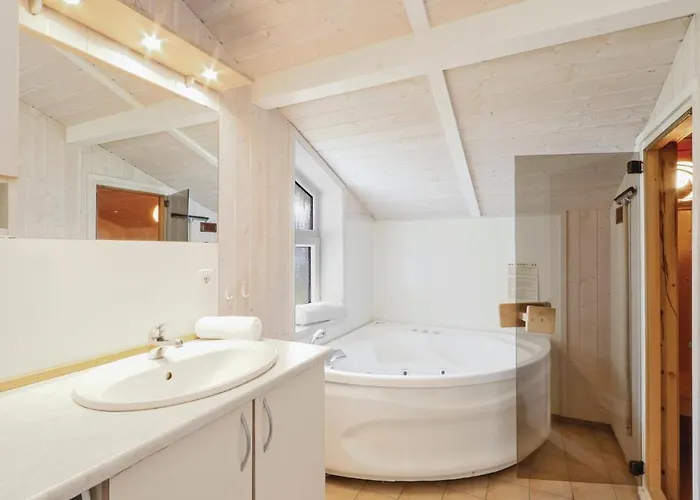 Frische Brise 8 - Dorf 2 Vakantiehuis Priwall